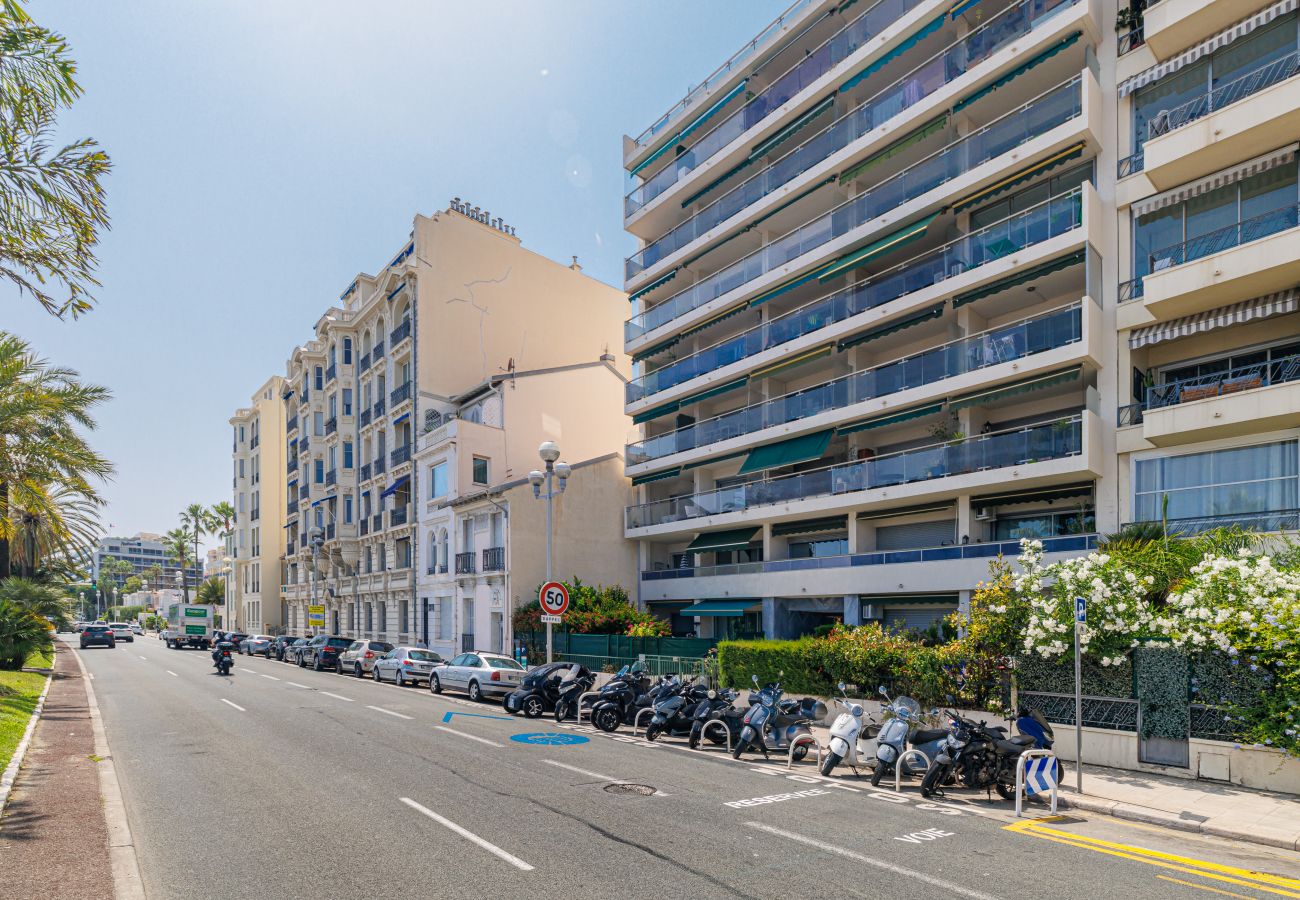 Apartment in Nice - Sea View & Terrace Promenade des Anglais