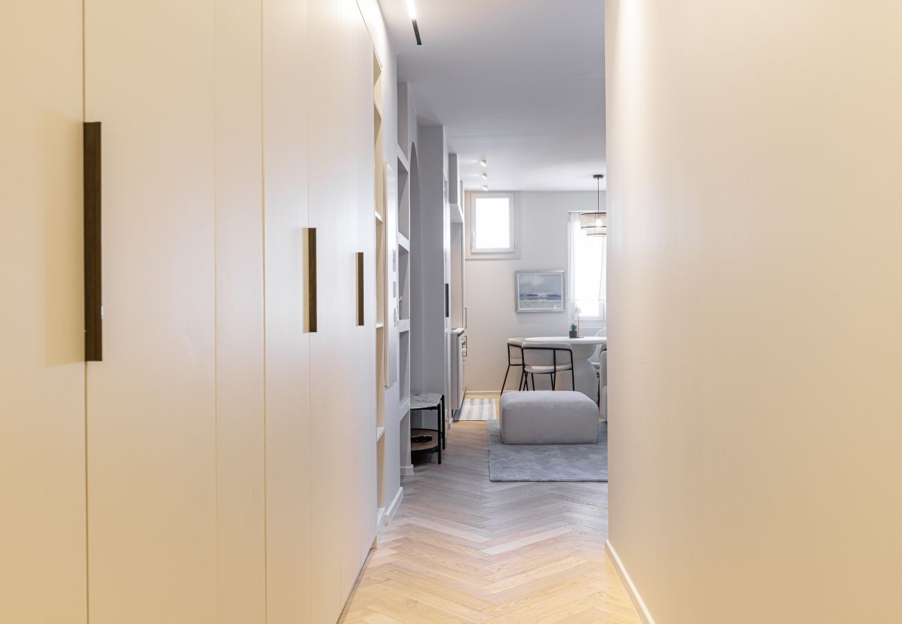 Apartment in Nice - Wide Open Sky Terrace 1 Bdr