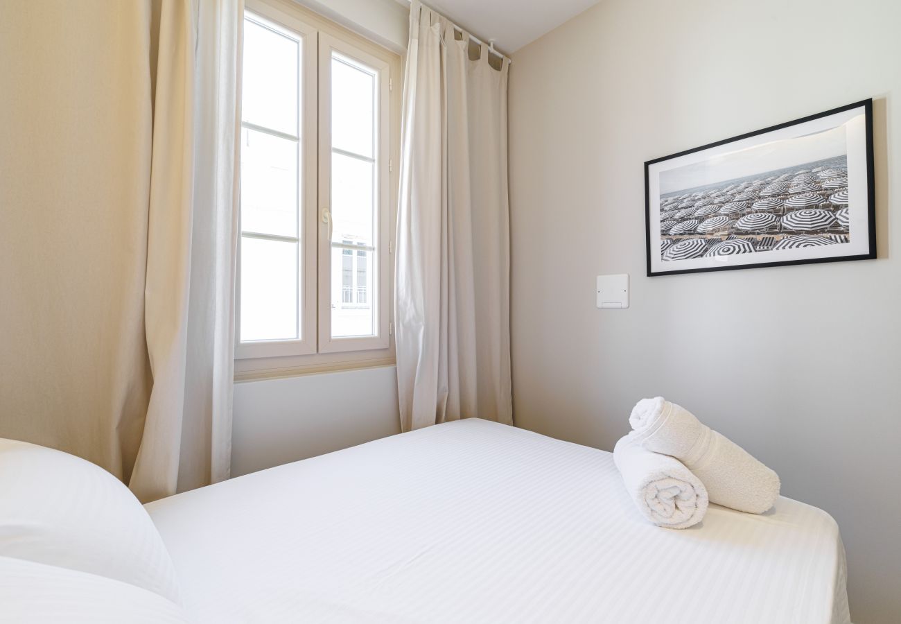 Apartment in Nice - Wide Open Sky Terrace 1 Bdr