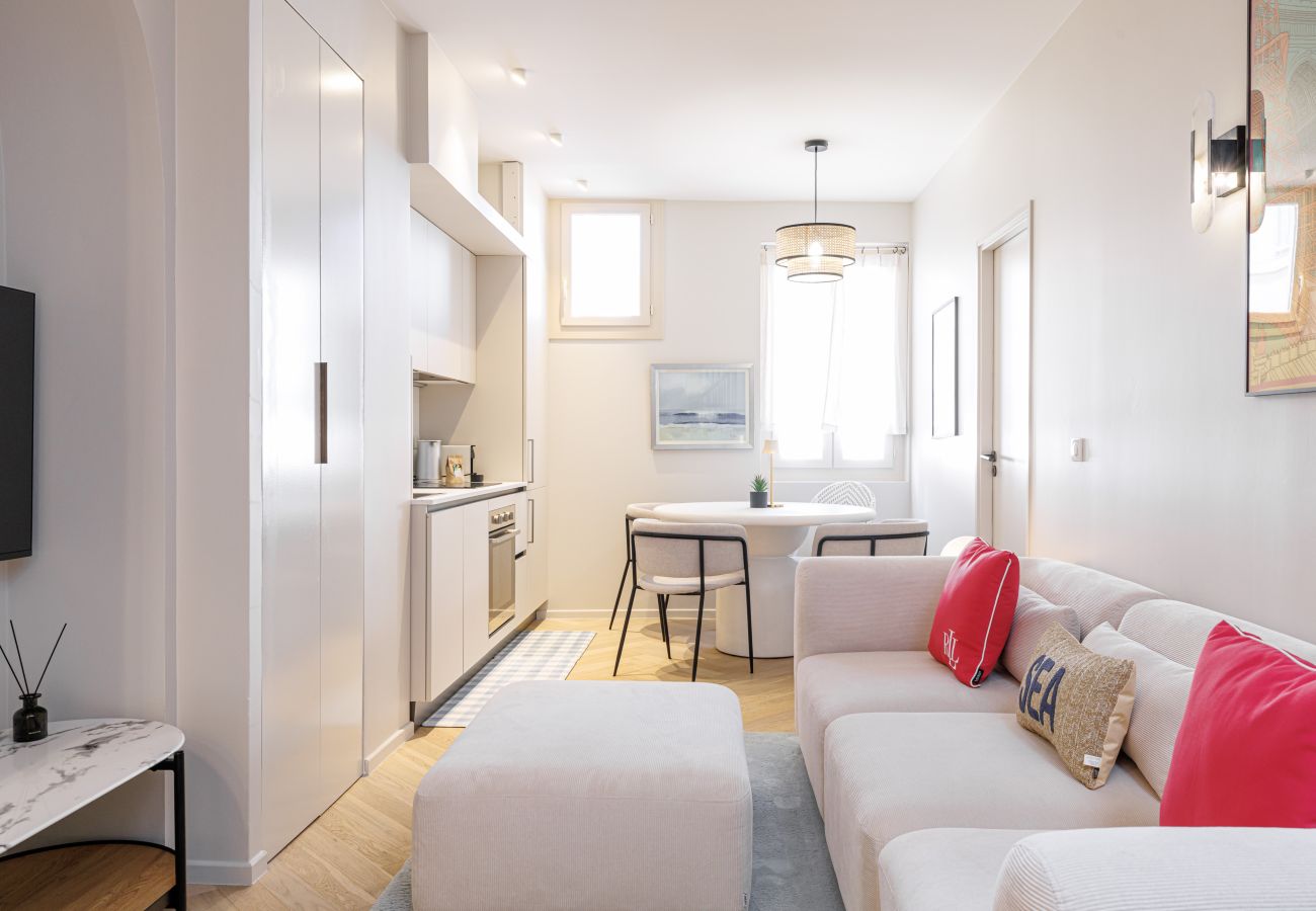 Apartment in Nice - Wide Open Sky Terrace 1 Bdr