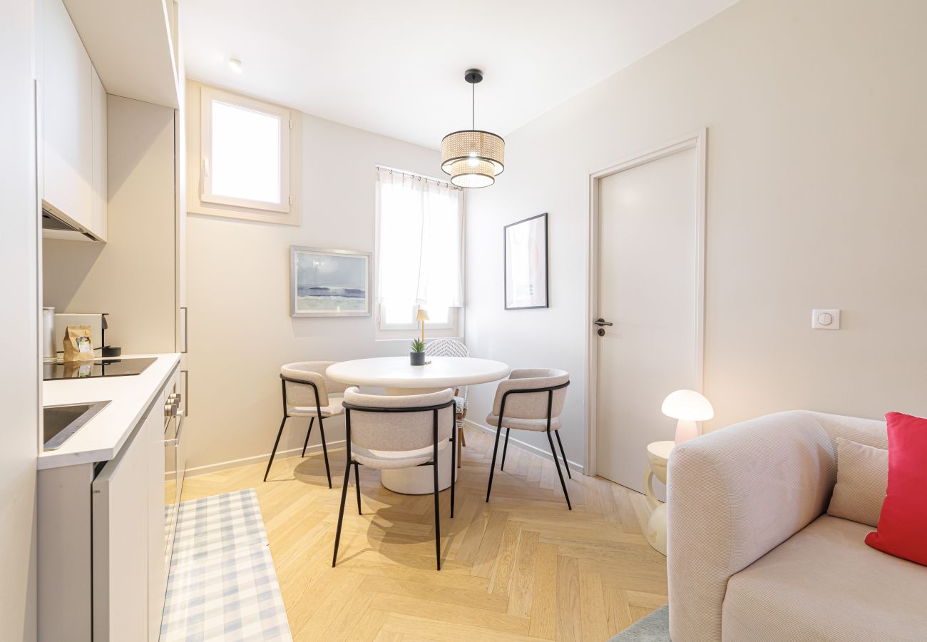 Apartment in Nice - Wide Open Sky Terrace 1 Bdr