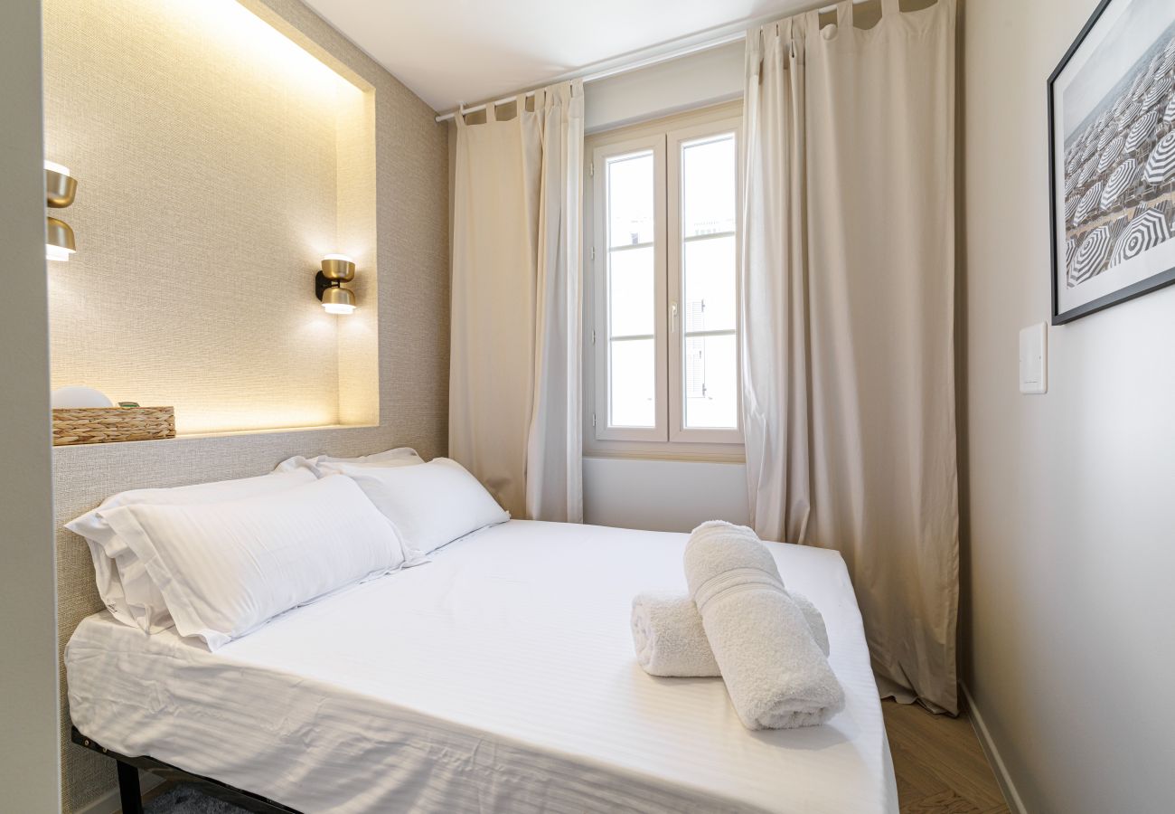 Apartment in Nice - Wide Open Sky Terrace 1 Bdr