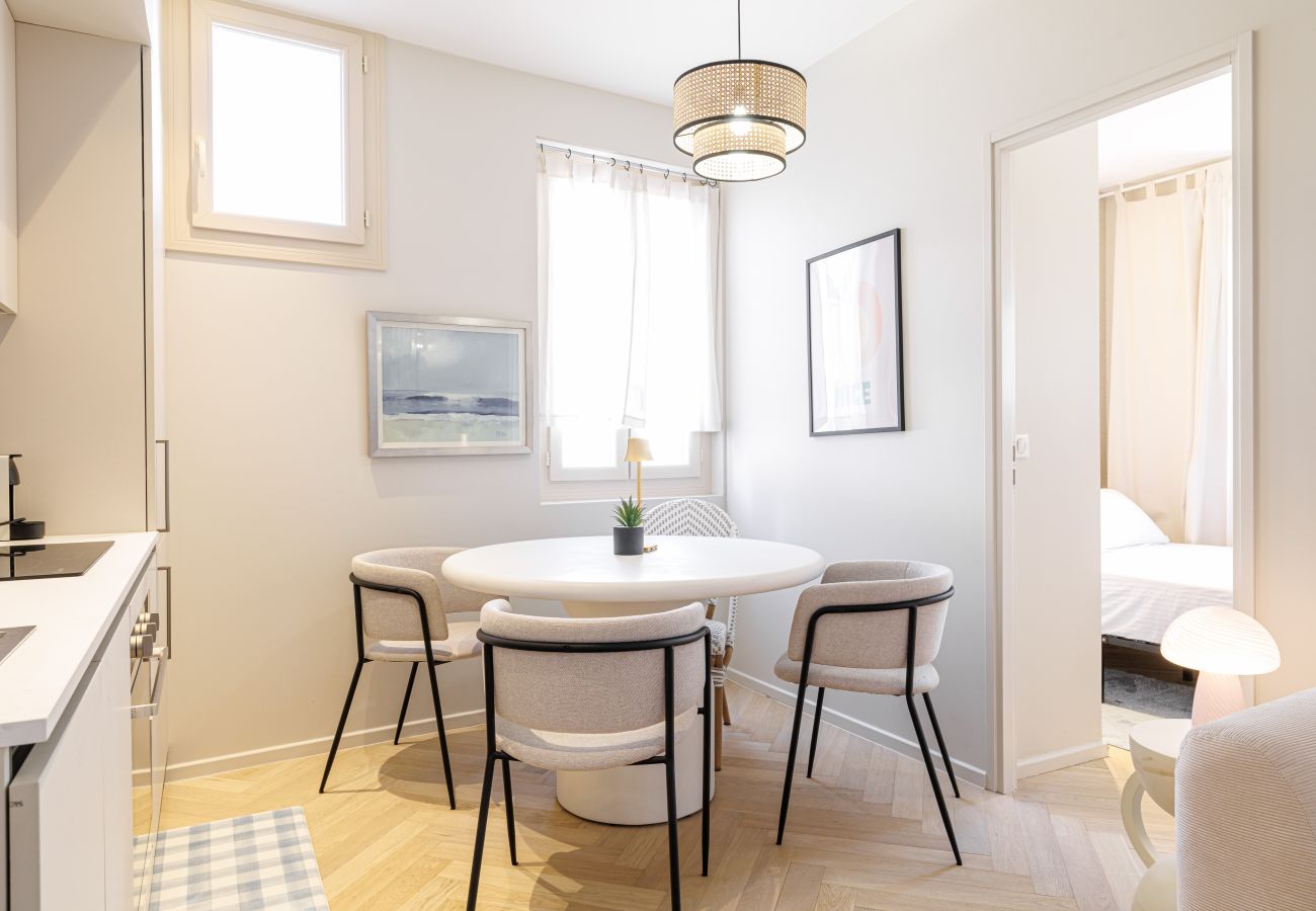 Apartment in Nice - Wide Open Sky Terrace 1 Bdr