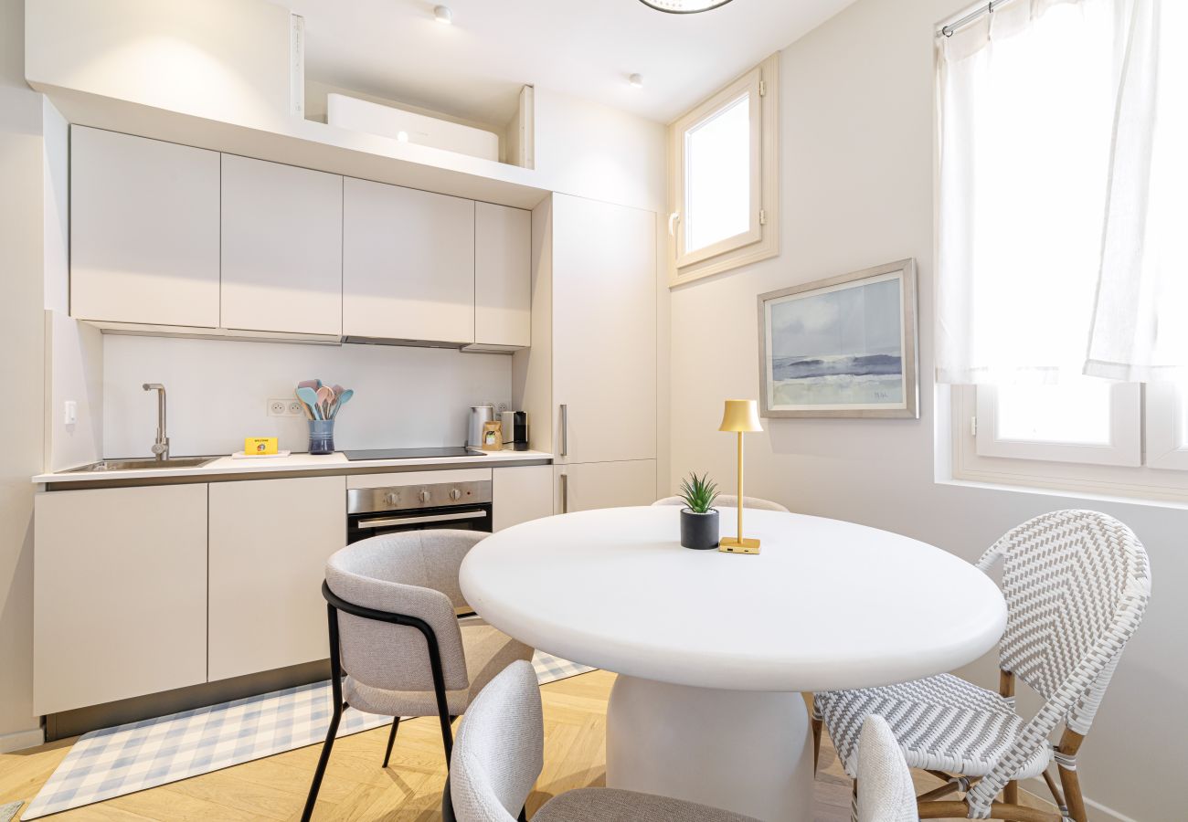 Apartment in Nice - Wide Open Sky Terrace 1 Bdr