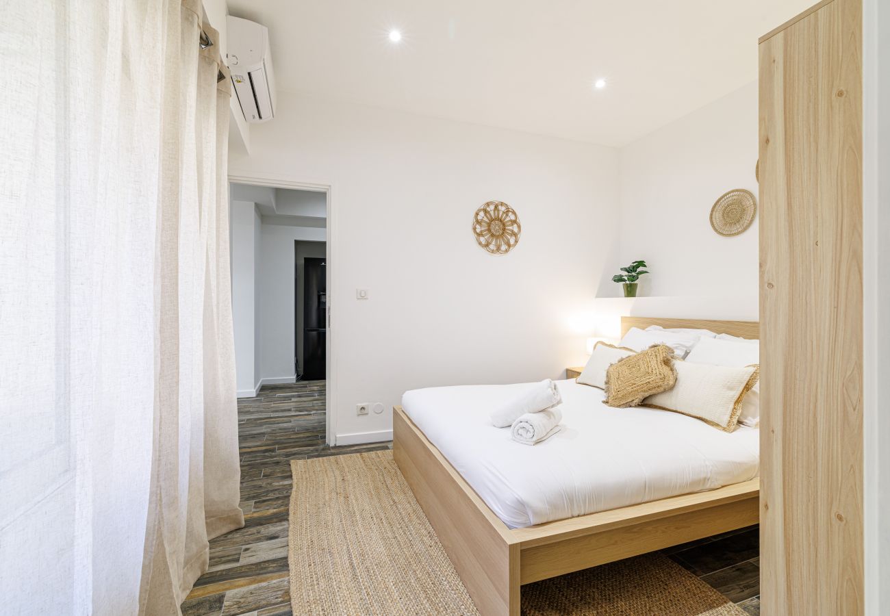 Apartment in Nice - Ultra Central Rue Massena 1 Bdr