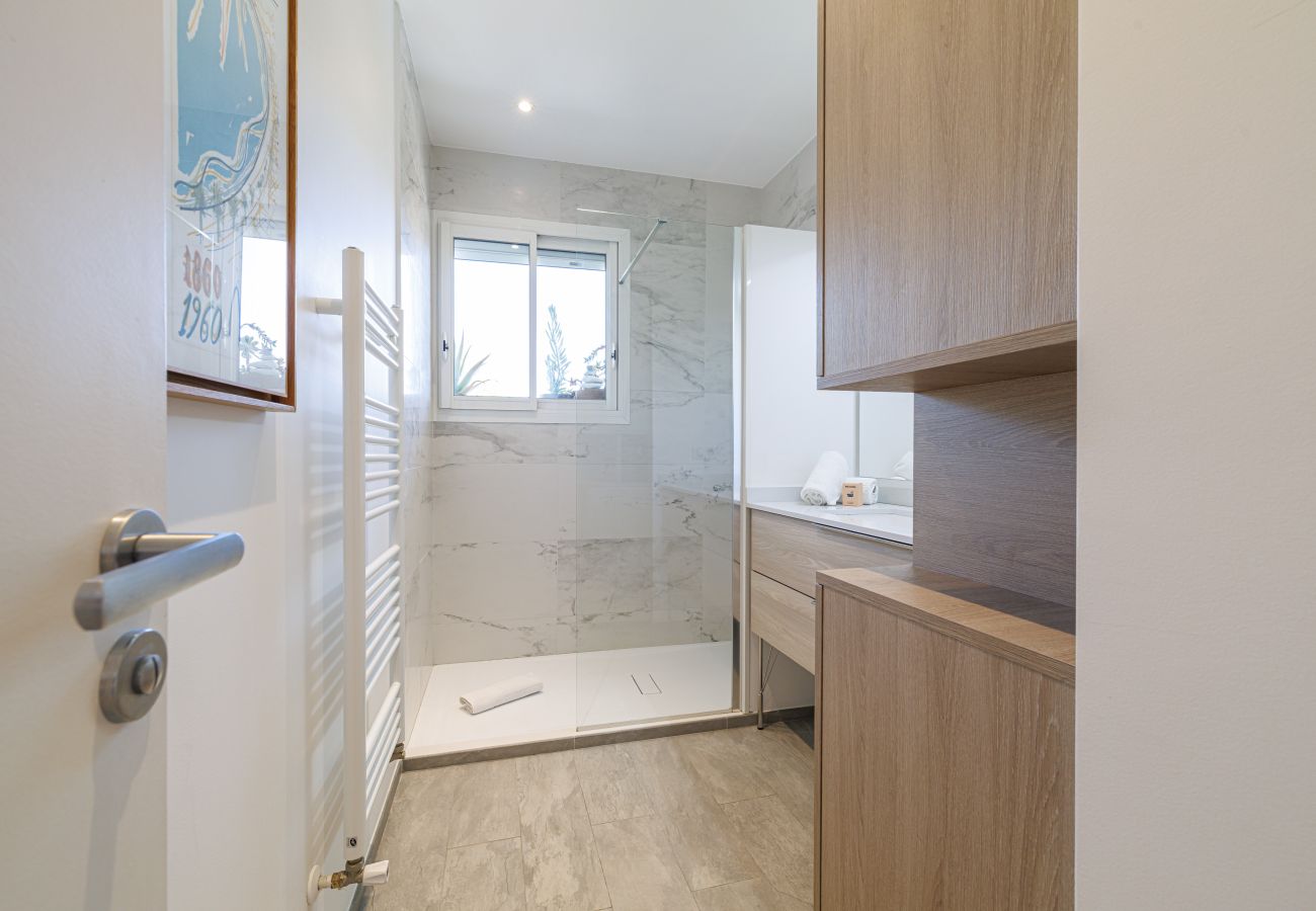 Apartment in Nice - Quiet & Open View - 1 Bdr Large Terrace