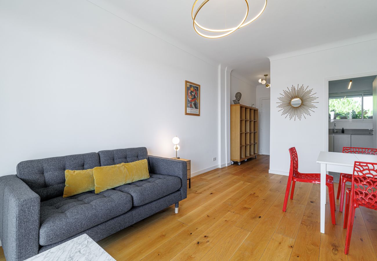 Apartment in Nice - Quiet & Open View - 1 Bdr Large Terrace