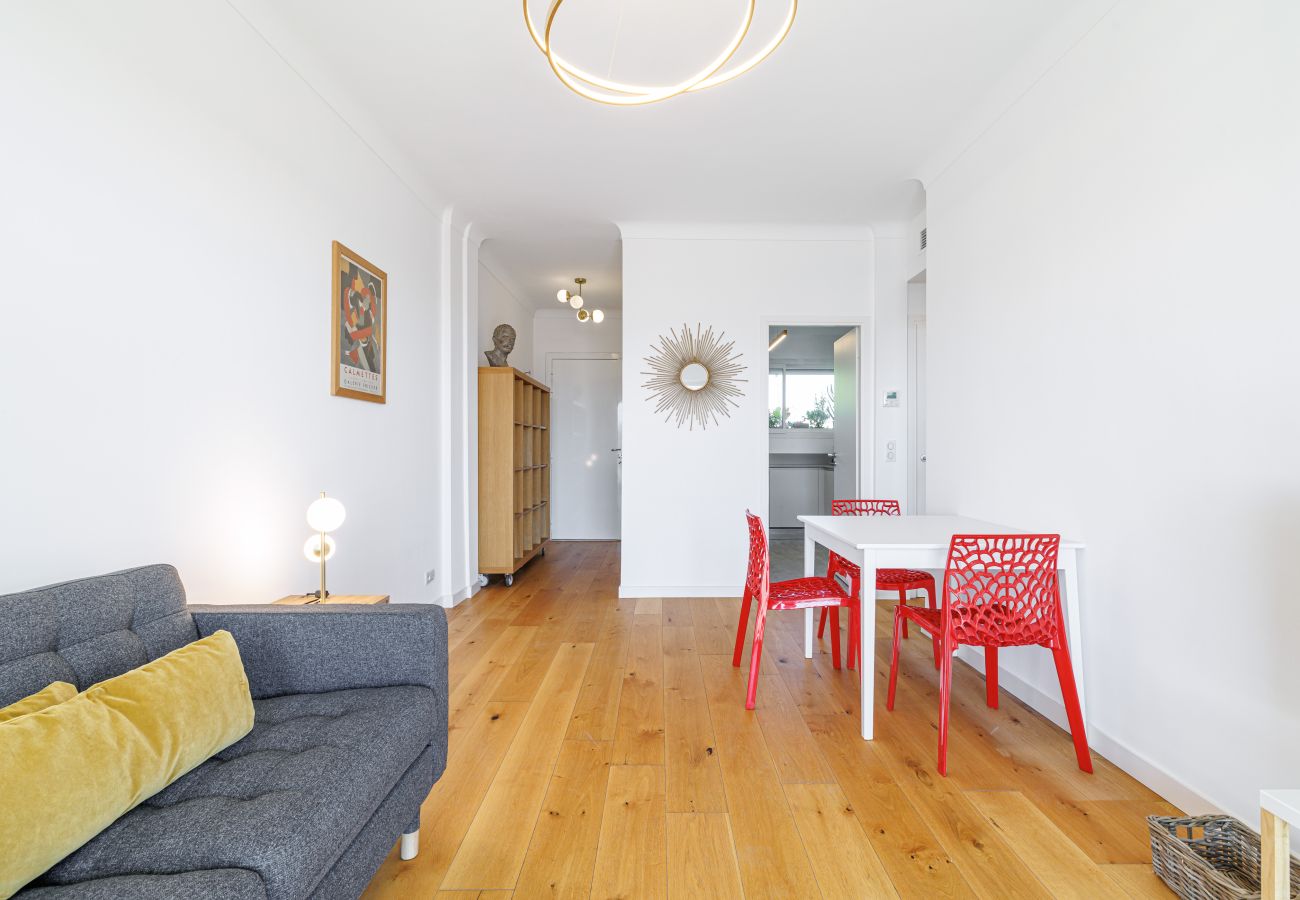 Apartment in Nice - Quiet & Open View - 1 Bdr Large Terrace