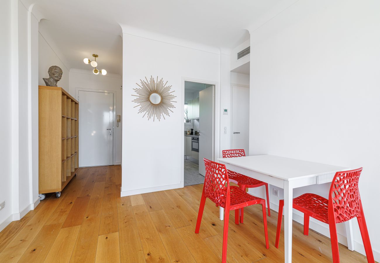 Apartment in Nice - Quiet & Open View - 1 Bdr Large Terrace
