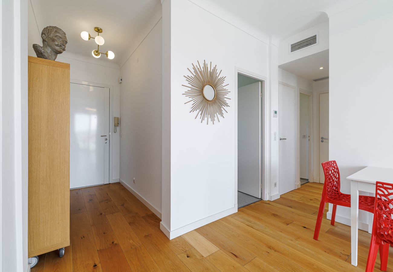 Apartment in Nice - Quiet & Open View - 1 Bdr Large Terrace