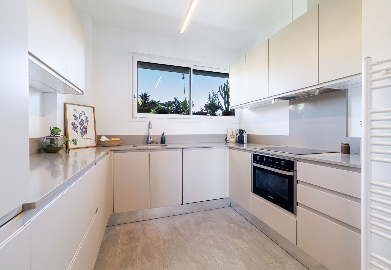 Apartment in Nice - Quiet & Open View - 1 Bdr Large Terrace