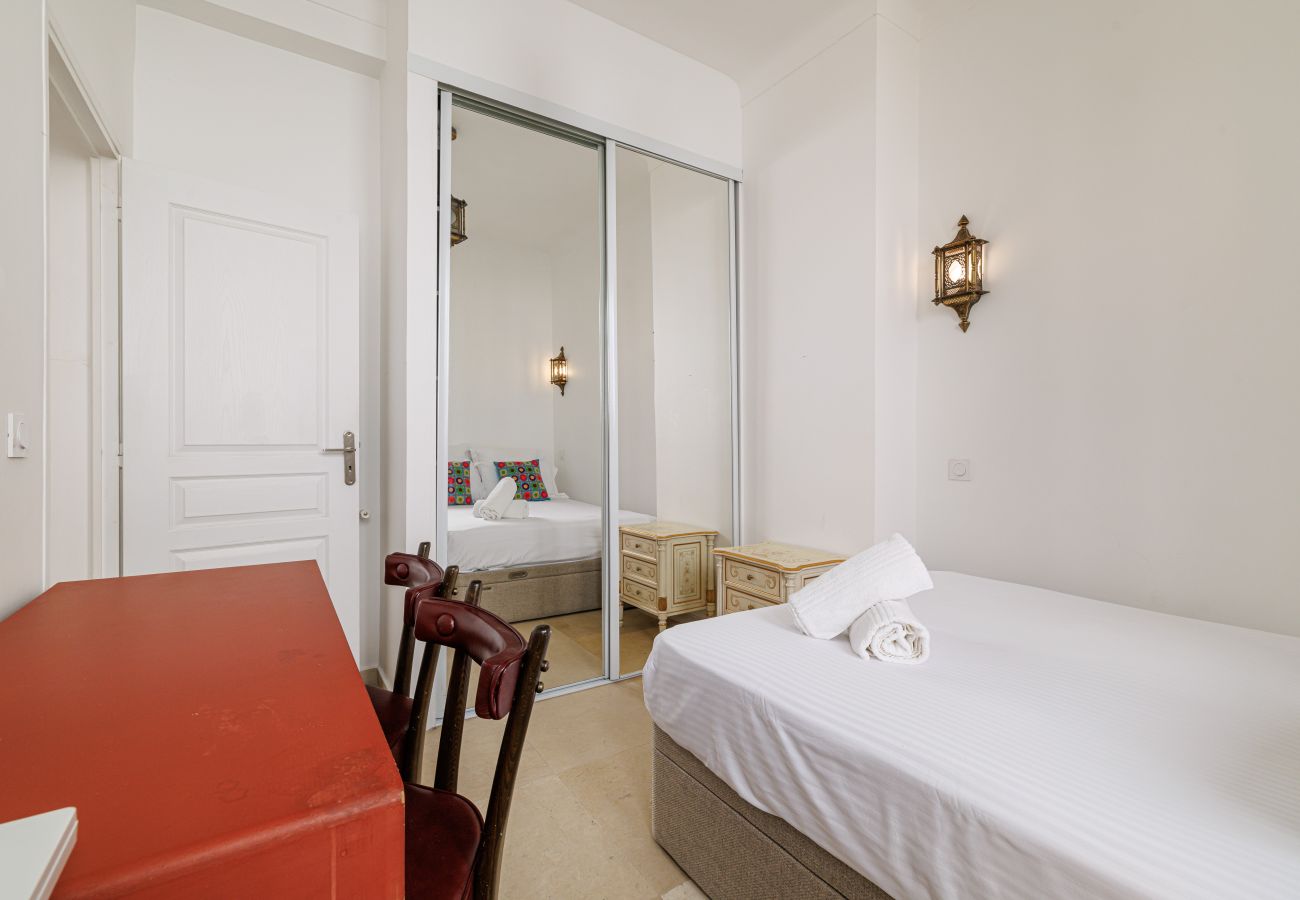 Apartment in Nice - Pretty 1 Bdr by the Sea