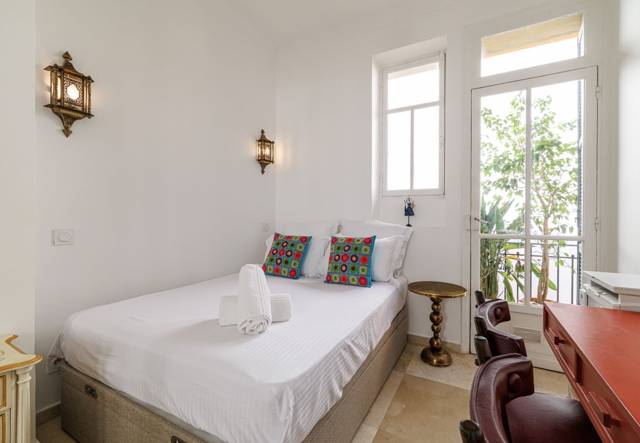 Apartment in Nice - Pretty 1 Bdr by the Sea