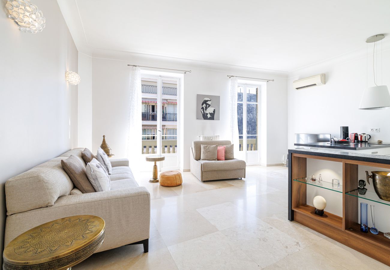 Apartment in Nice - Pretty 1 Bdr by the Sea