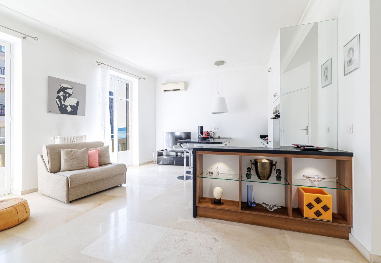 Apartment in Nice - Pretty 1 Bdr by the Sea