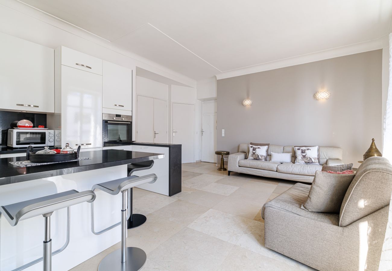 Apartment in Nice - Pretty 1 Bdr by the Sea