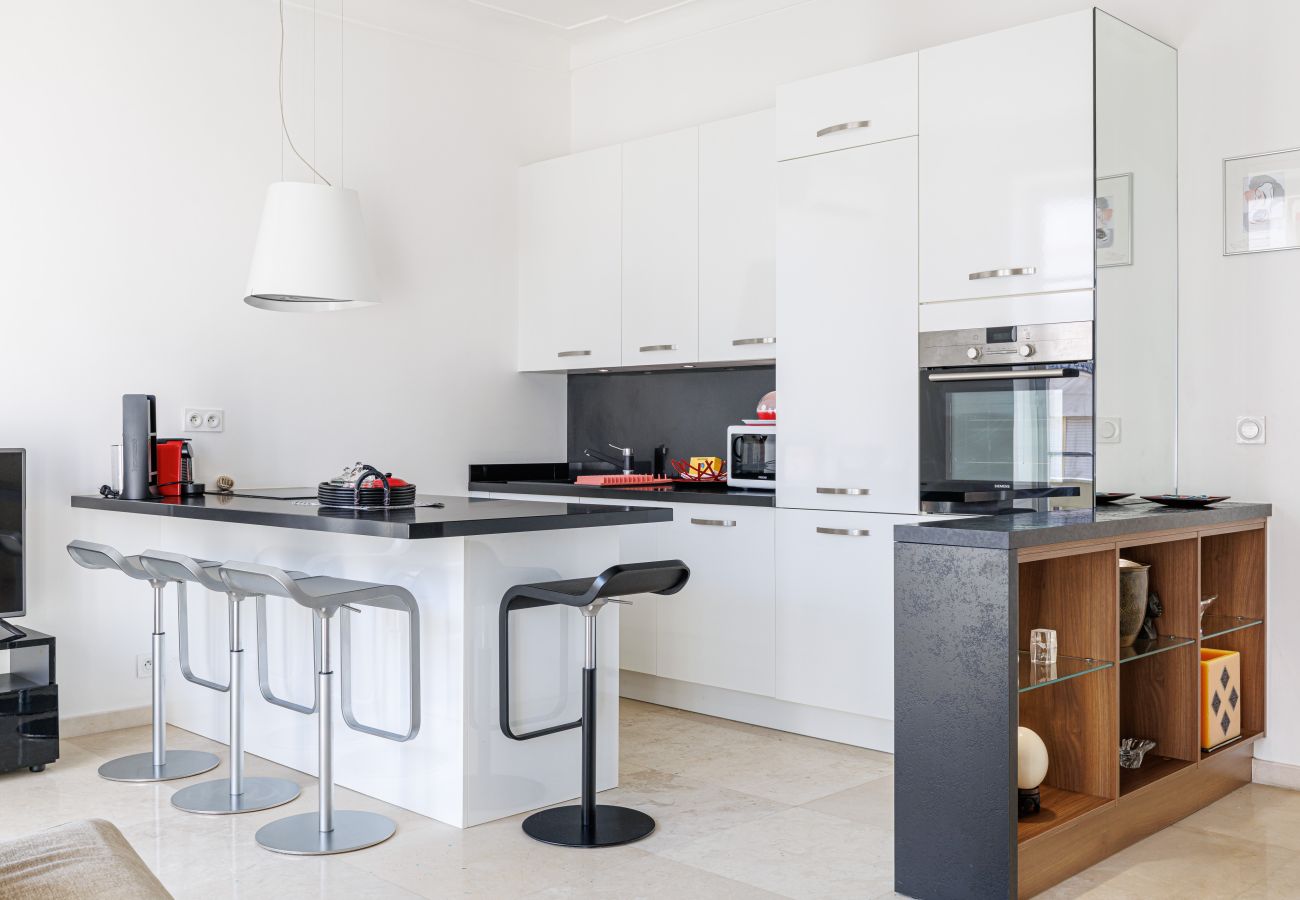 Apartment in Nice - Pretty 1 Bdr by the Sea