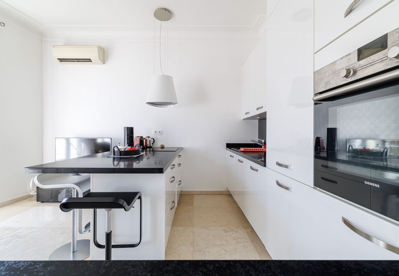 Apartment in Nice - Pretty 1 Bdr by the Sea