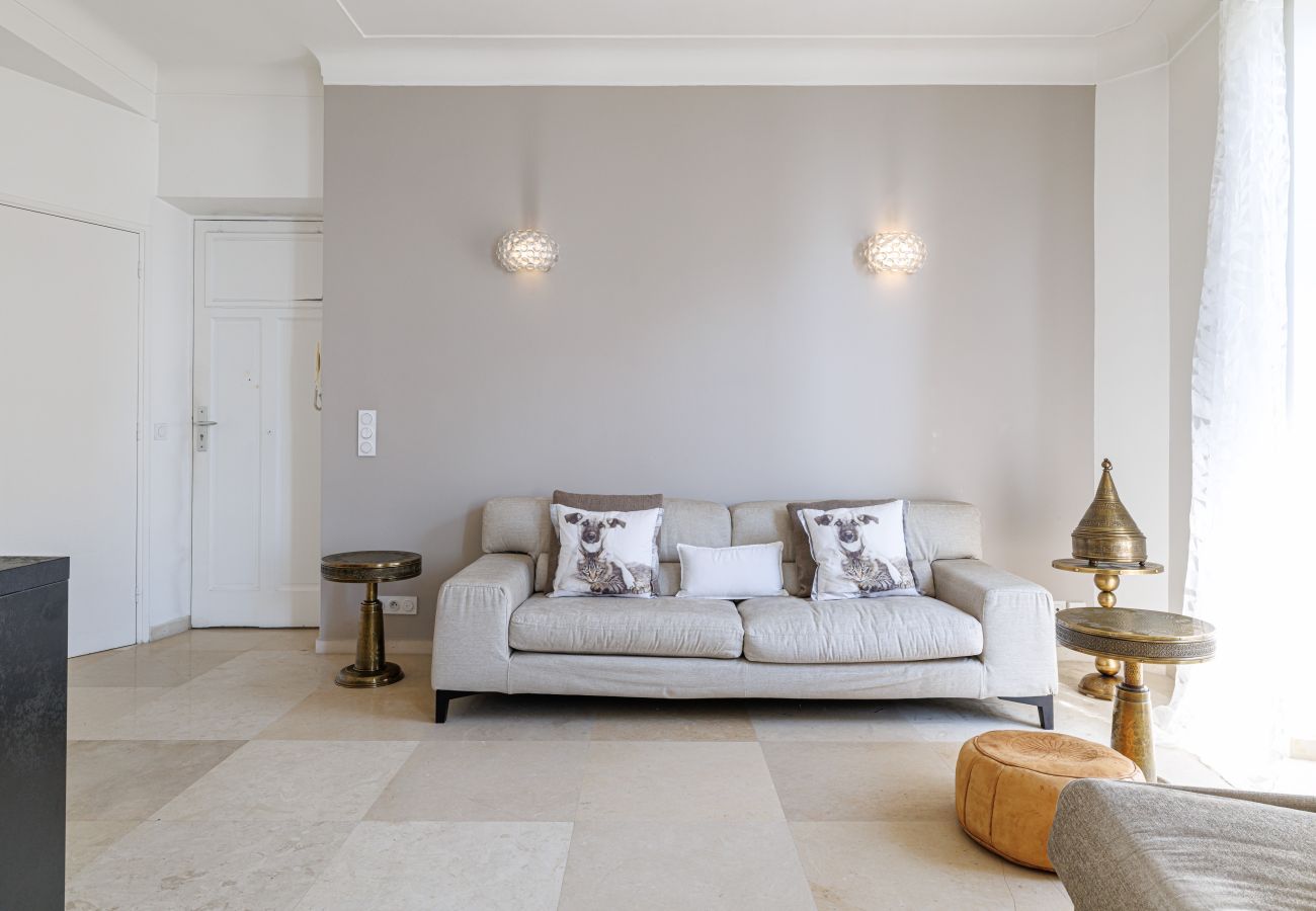 Apartment in Nice - Pretty 1 Bdr by the Sea