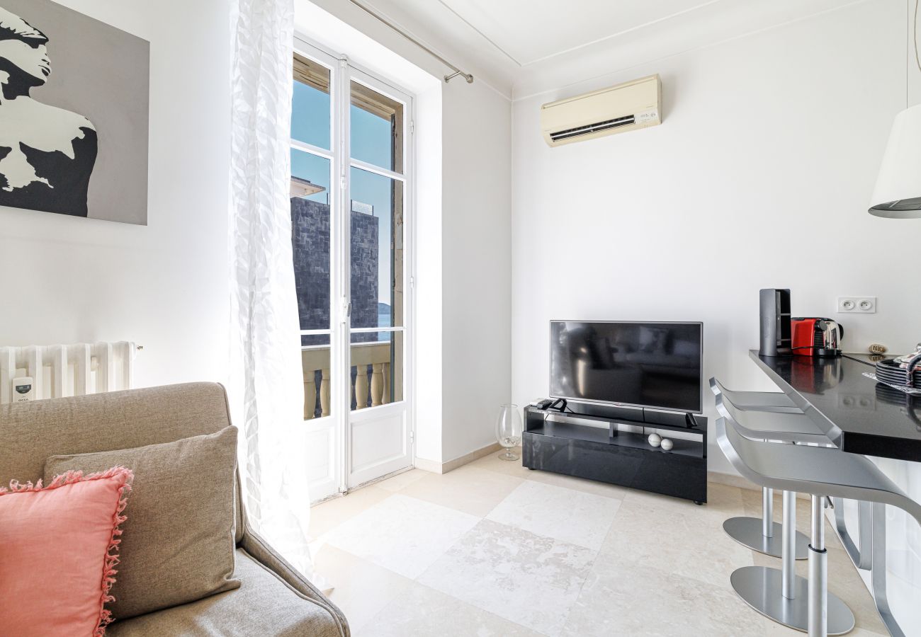 Apartment in Nice - Pretty 1 Bdr by the Sea