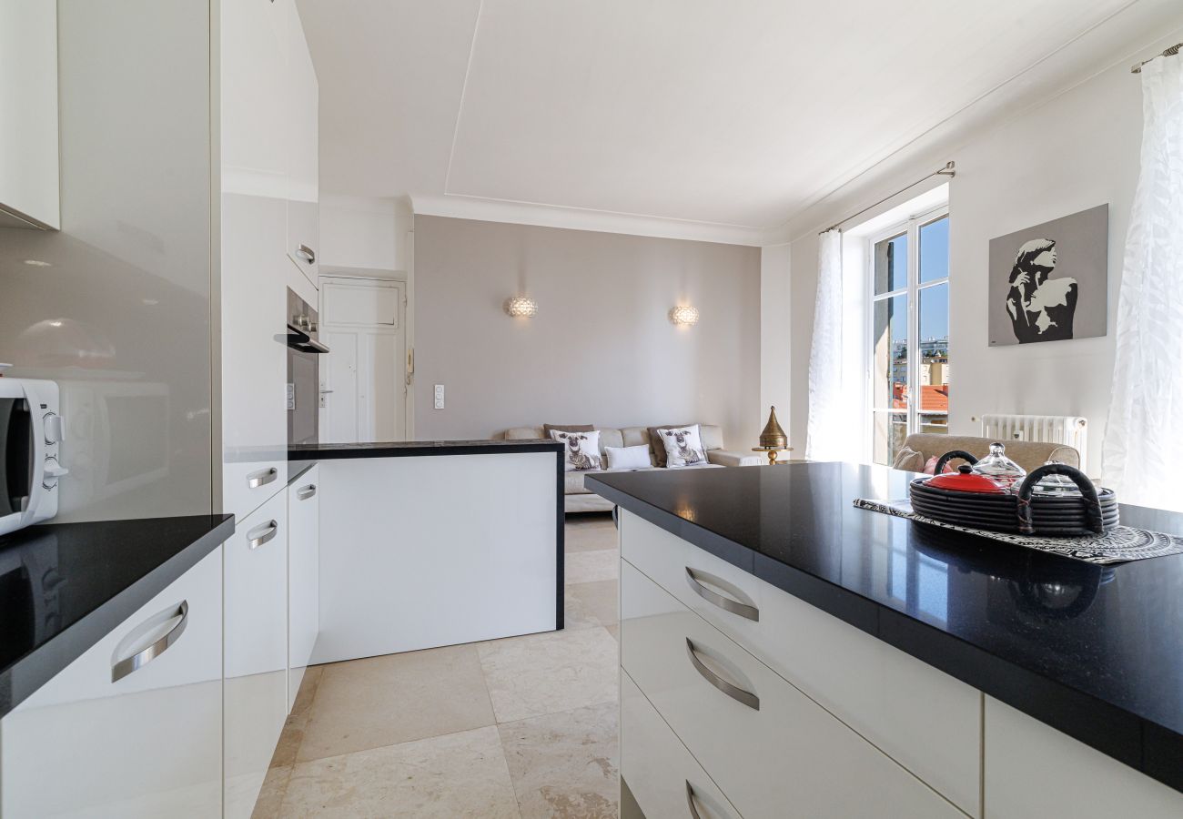 Apartment in Nice - Pretty 1 Bdr by the Sea