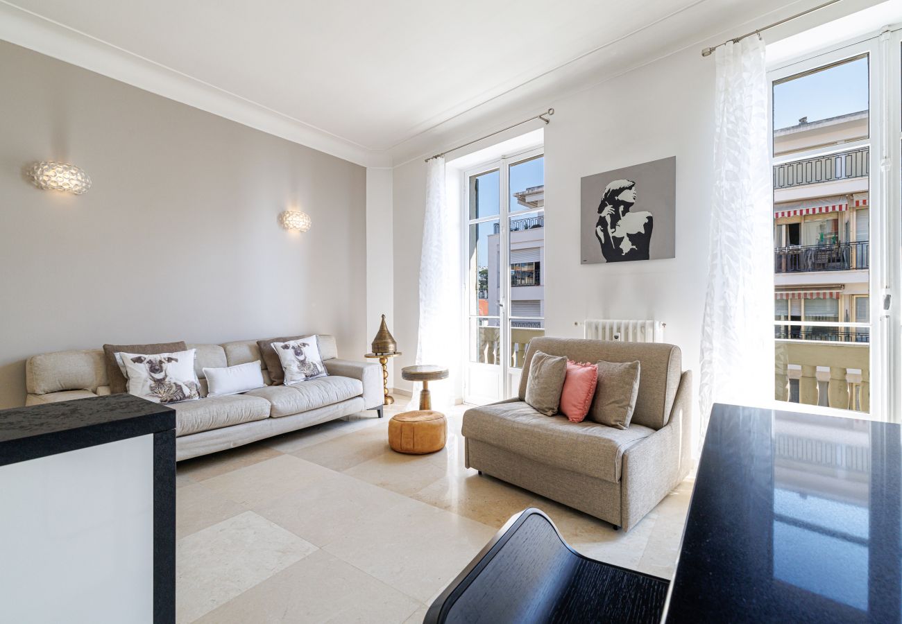 Apartment in Nice - Pretty 1 Bdr by the Sea