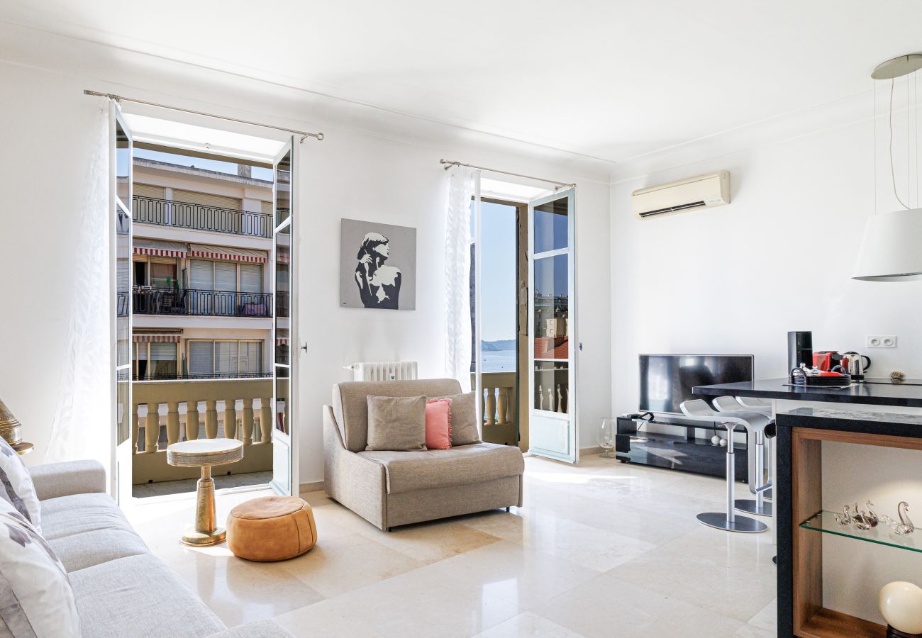 Apartment in Nice - Pretty 1 Bdr by the Sea
