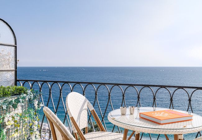 Apartment in Nice - Outstanding View on the Promenade - Awesome 2 Bdr Apartment in Nice - Outstanding View on the Promenade - Awesome 2 Bdr