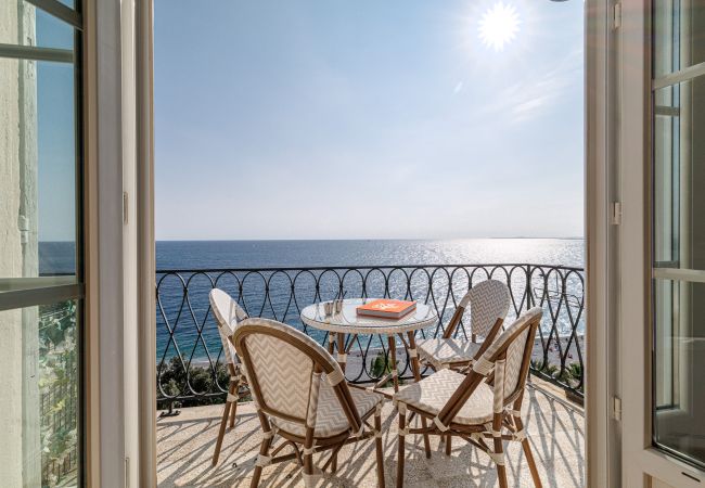 Apartment in Nice - Outstanding View on the Promenade - Awesome 2 Bdr Apartment in Nice - Outstanding View on the Promenade - Awesome 2 Bdr