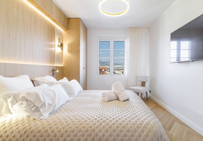 Apartment in Nice - Outstanding View on the Promenade - Awesome 2 Bdr Apartment in Nice - Outstanding View on the Promenade - Awesome 2 Bdr
