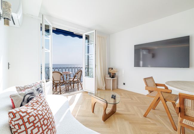 Apartment in Nice - Outstanding View on the Promenade - Awesome 2 Bdr Apartment in Nice - Outstanding View on the Promenade - Awesome 2 Bdr