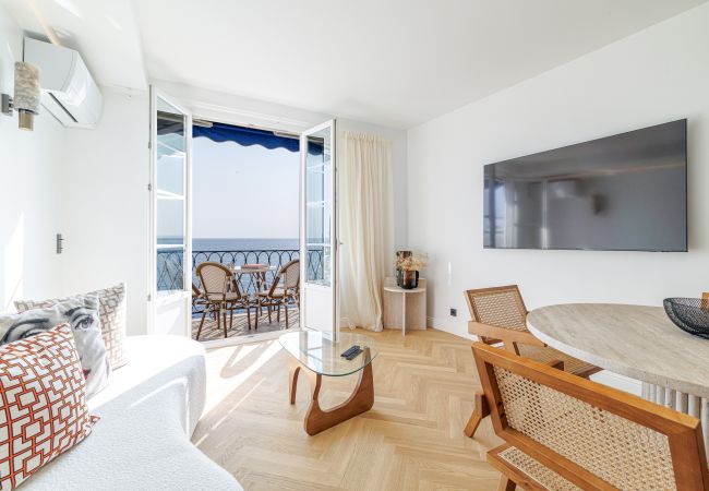Apartment in Nice - Outstanding View on the Promenade - Awesome 2 Bdr Apartment in Nice - Outstanding View on the Promenade - Awesome 2 Bdr