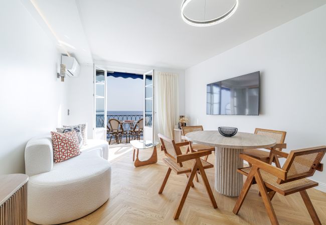 Apartment in Nice - Outstanding View on the Promenade - Awesome 2 Bdr Apartment in Nice - Outstanding View on the Promenade - Awesome 2 Bdr