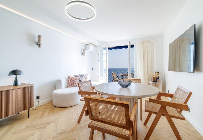 Apartment in Nice - Outstanding View on the Promenade - Awesome 2 Bdr Apartment in Nice - Outstanding View on the Promenade - Awesome 2 Bdr