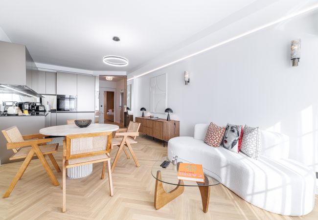 Apartment in Nice - Outstanding View on the Promenade - Awesome 2 Bdr Apartment in Nice - Outstanding View on the Promenade - Awesome 2 Bdr