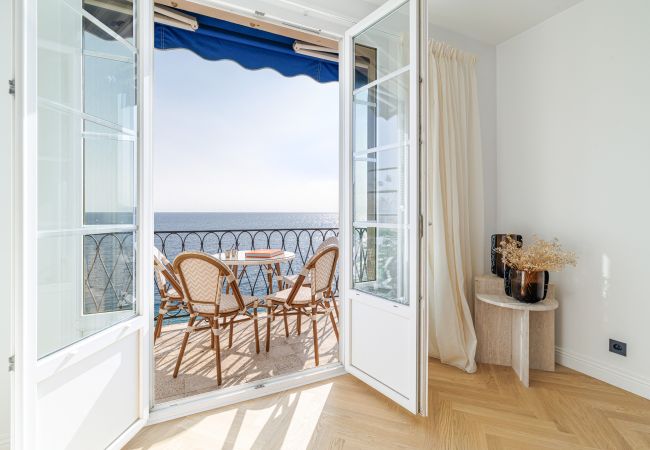 Apartment in Nice - Outstanding View on the Promenade - Awesome 2 Bdr Apartment in Nice - Outstanding View on the Promenade - Awesome 2 Bdr