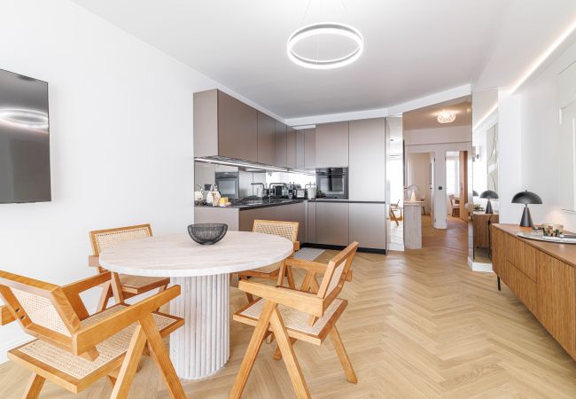 Apartment in Nice - Outstanding View on the Promenade - Awesome 2 Bdr Apartment in Nice - Outstanding View on the Promenade - Awesome 2 Bdr