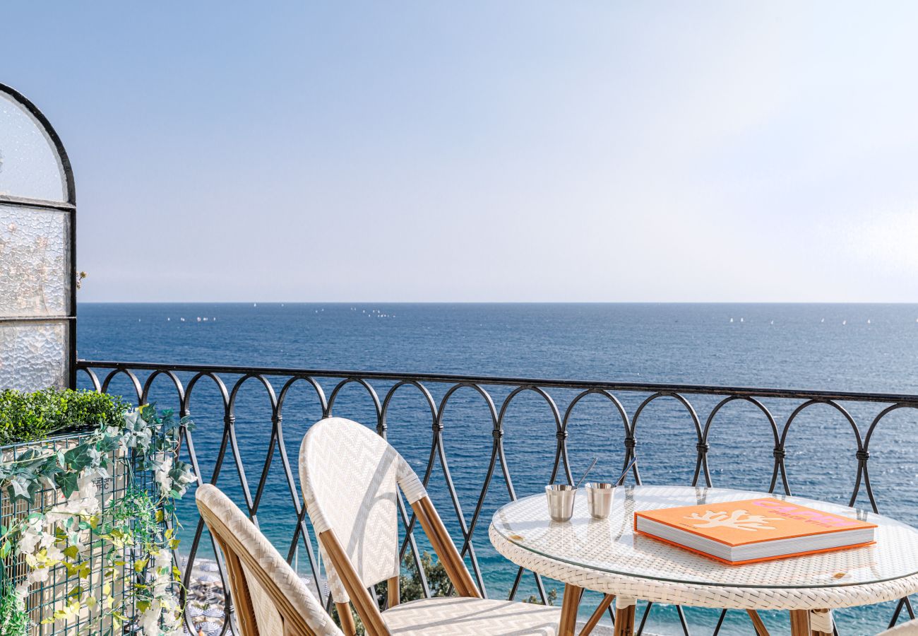 Apartment in Nice - Outstanding View on the Promenade - Awesome 2 Bdr Apartment in Nice - Outstanding View on the Promenade - Awesome 2 Bdr