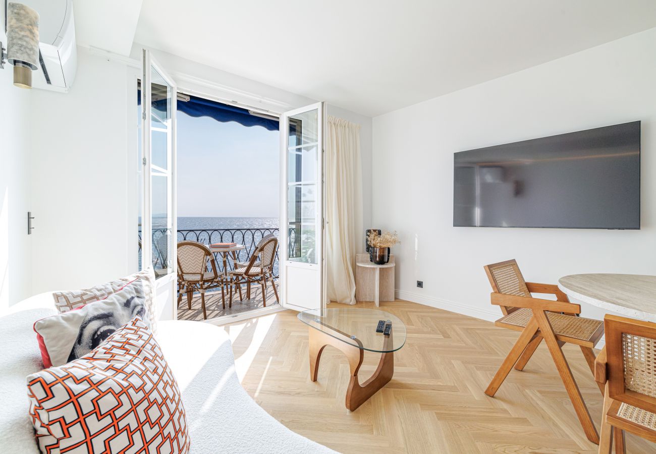 Apartment in Nice - Outstanding View on the Promenade - Awesome 2 Bdr Apartment in Nice - Outstanding View on the Promenade - Awesome 2 Bdr