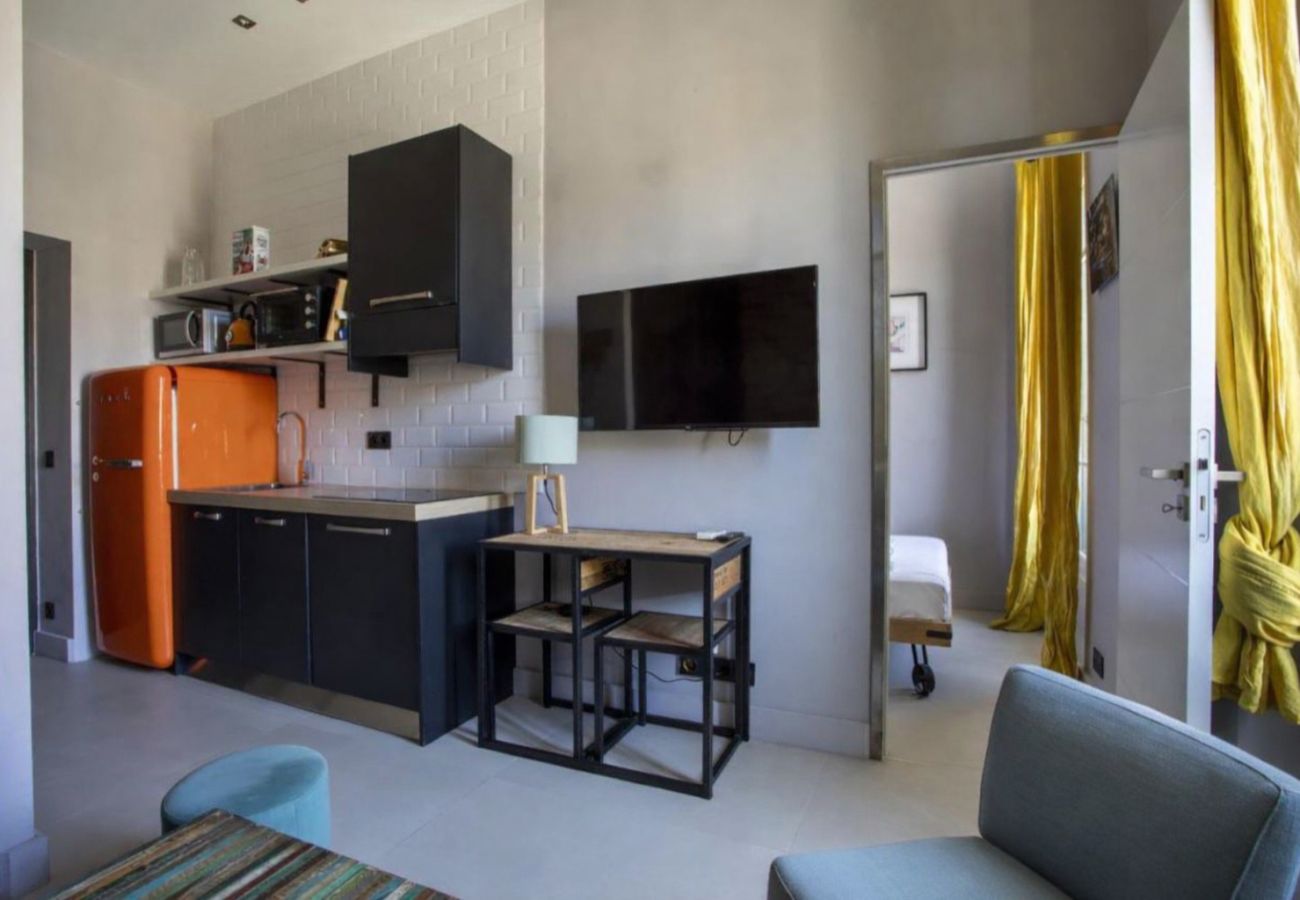 Apartment in Nice - Charming 1 Bdr Downtown