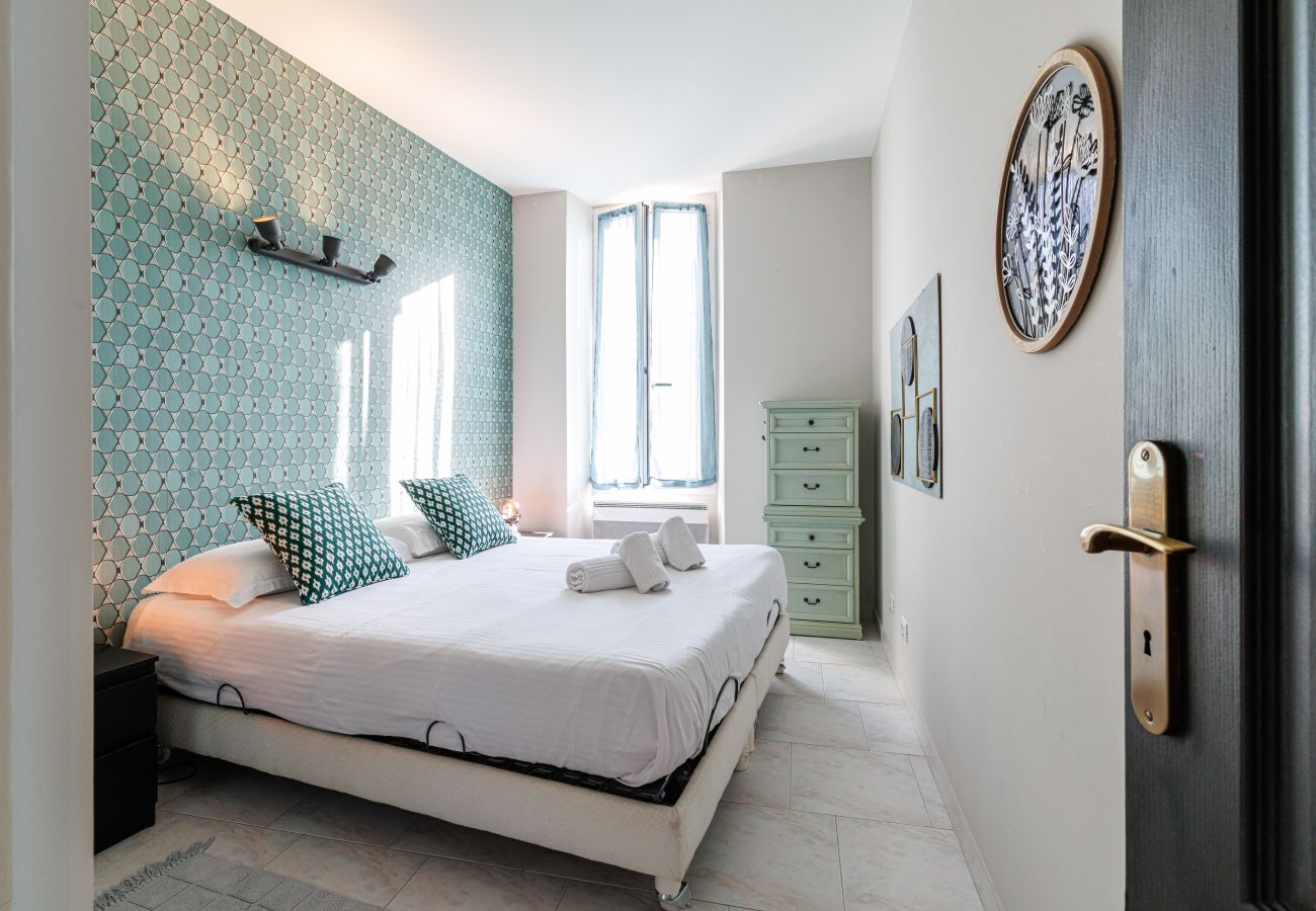 Apartment in Nice - Massena Street - Quiet 2 Bdr & Balcony