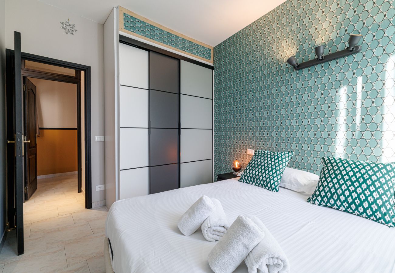 Apartment in Nice - Massena Street - Quiet 2 Bdr & Balcony