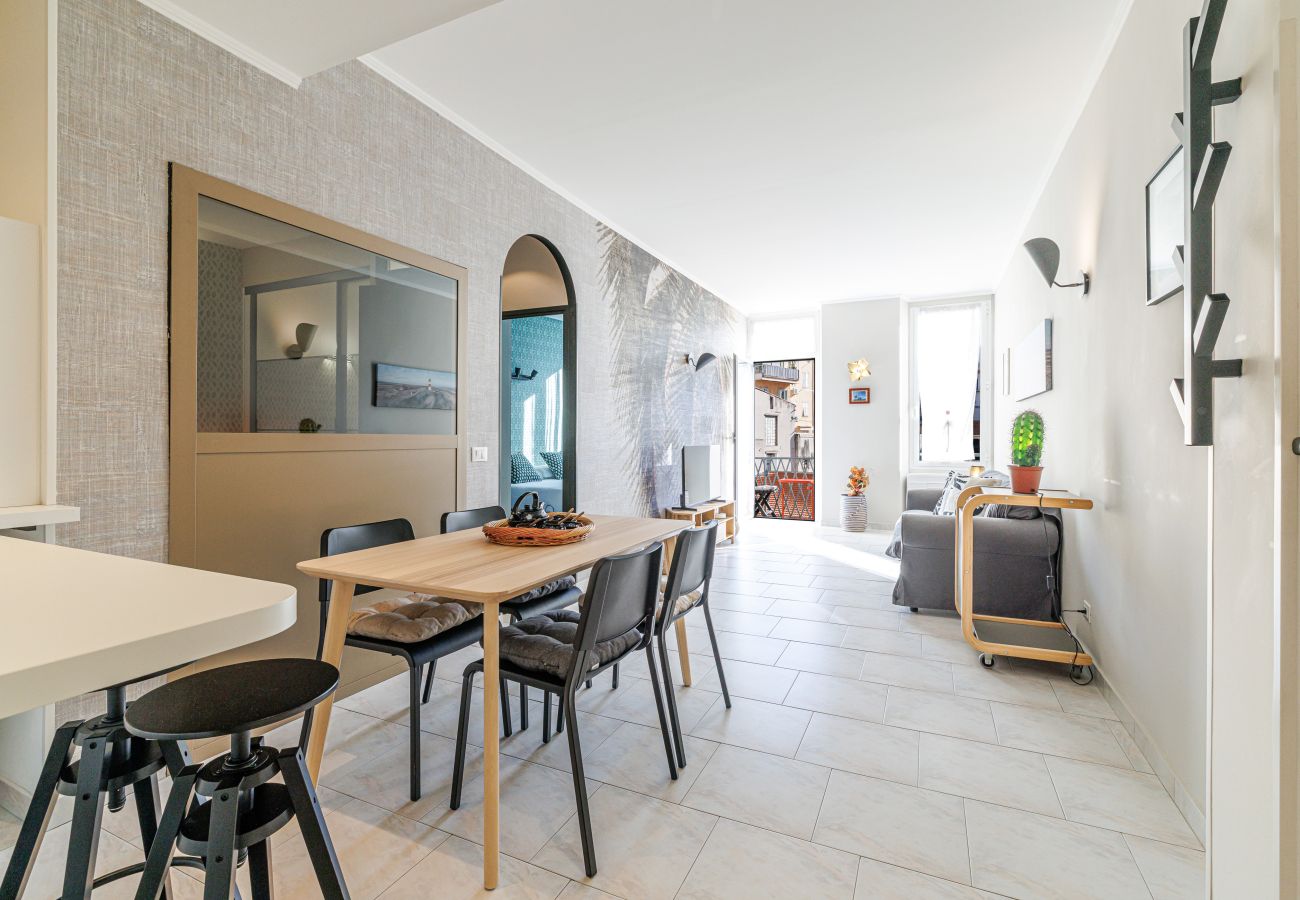 Apartment in Nice - Massena Street - Quiet 2 Bdr & Balcony