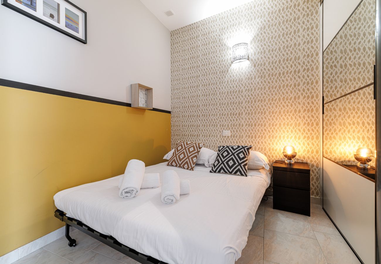 Apartment in Nice - Massena Street - Quiet 2 Bdr & Balcony