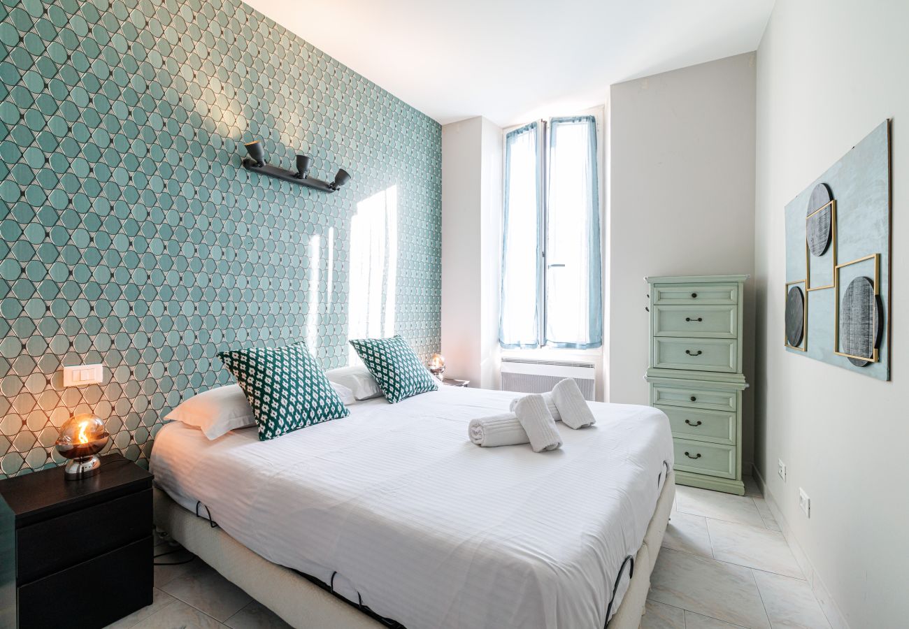 Apartment in Nice - Massena Street - Quiet 2 Bdr & Balcony