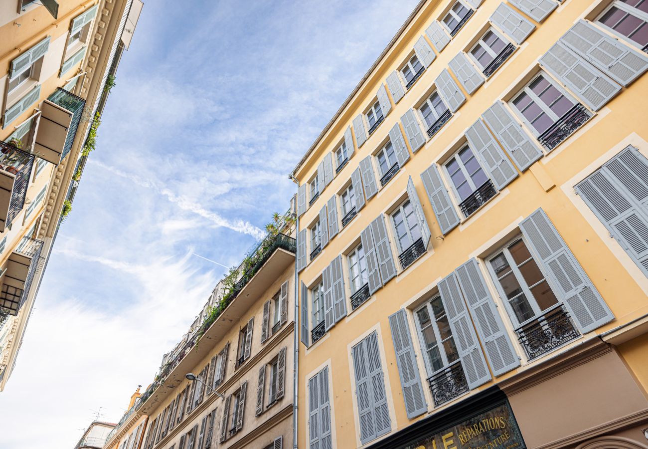 Studio in Nice - Bright & Charming City Center Studio