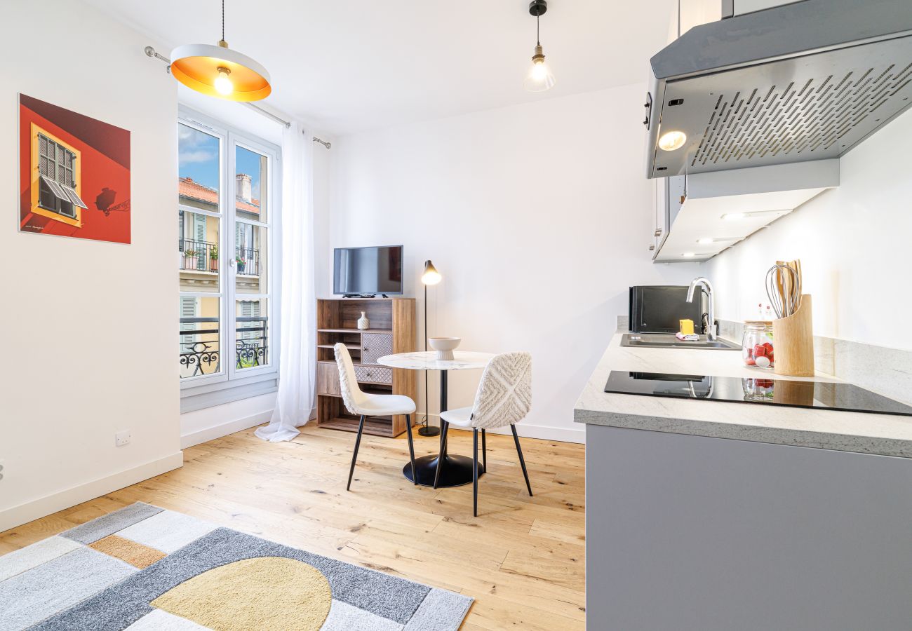 Studio in Nice - Bright & Charming City Center Studio