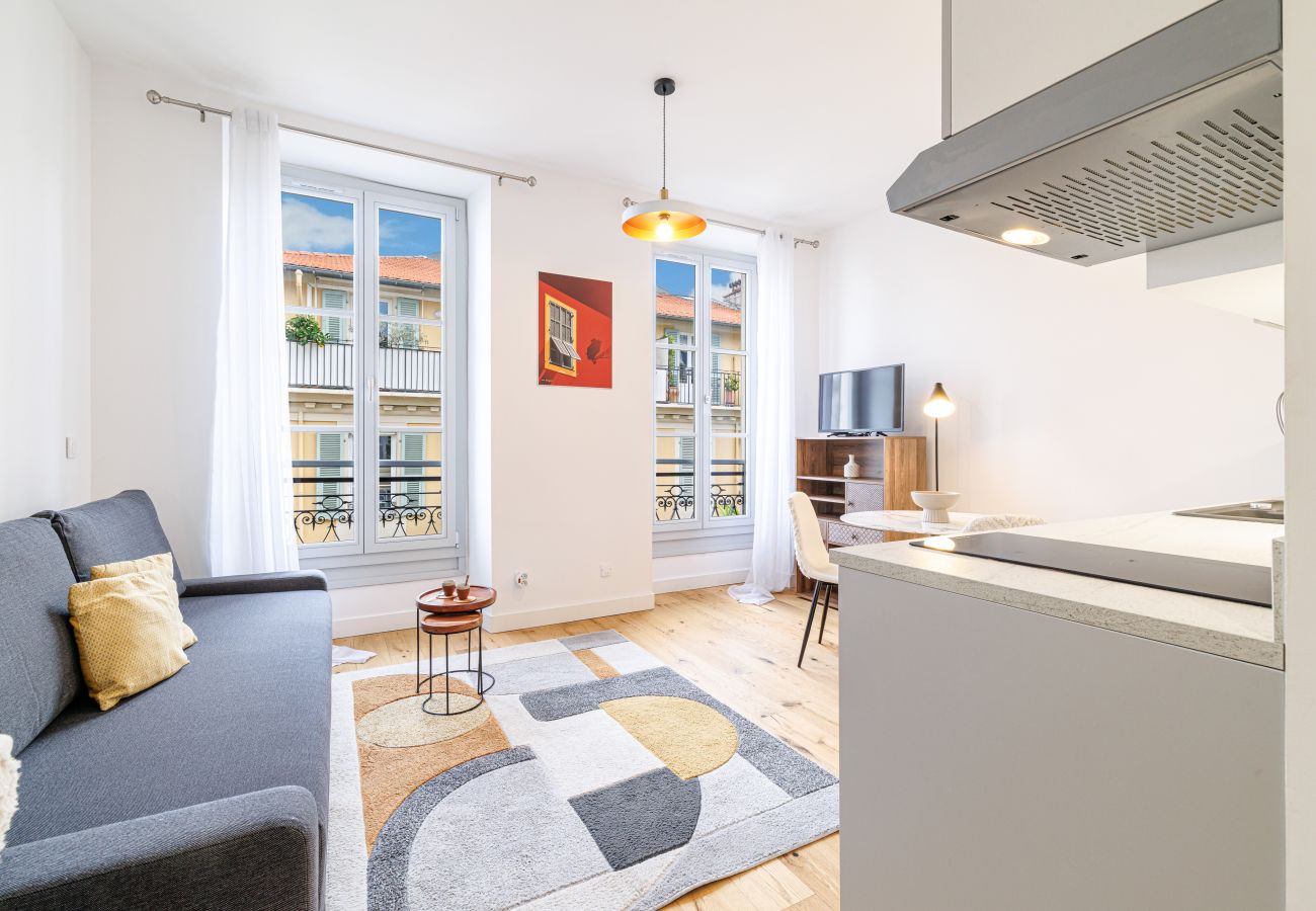 Studio in Nice - Bright & Charming City Center Studio