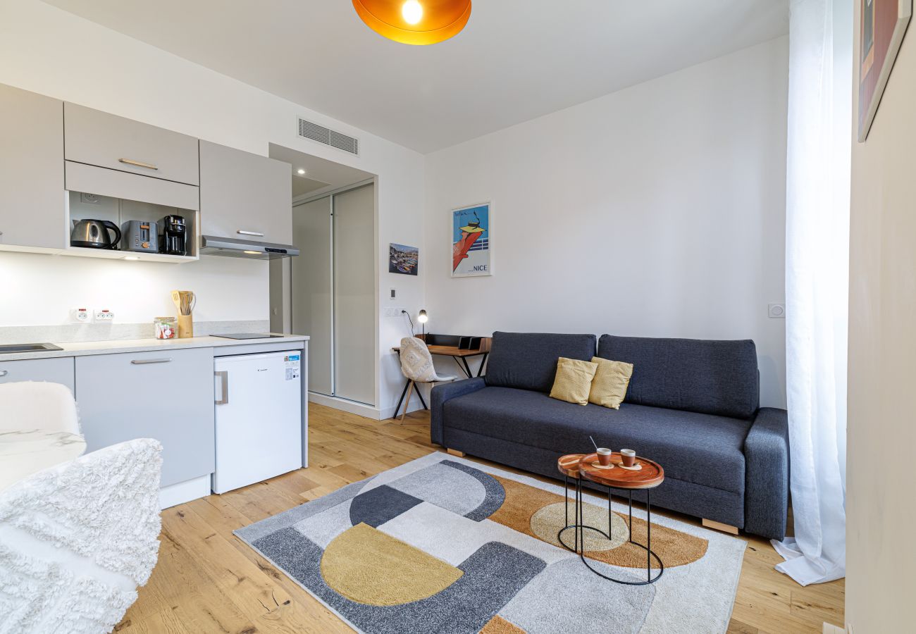 Studio in Nice - Bright & Charming City Center Studio