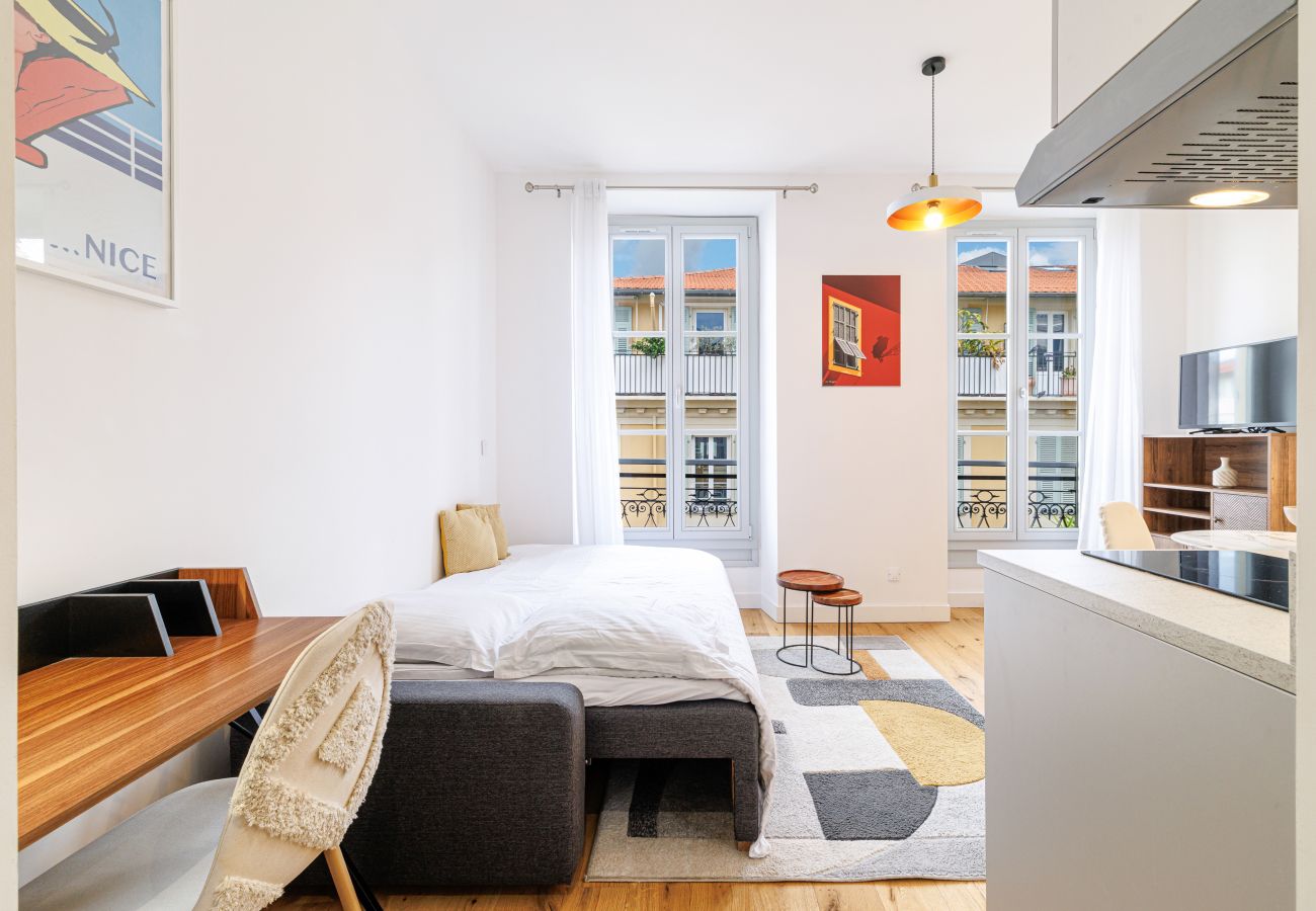 Studio in Nice - Bright & Charming City Center Studio